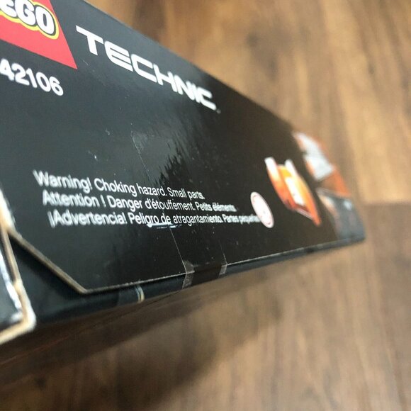 LEGO Technic 42106 - Stunt Show Truck & Bike - 610 Pcs - Sealed RETIRED - Picture 7 of 8